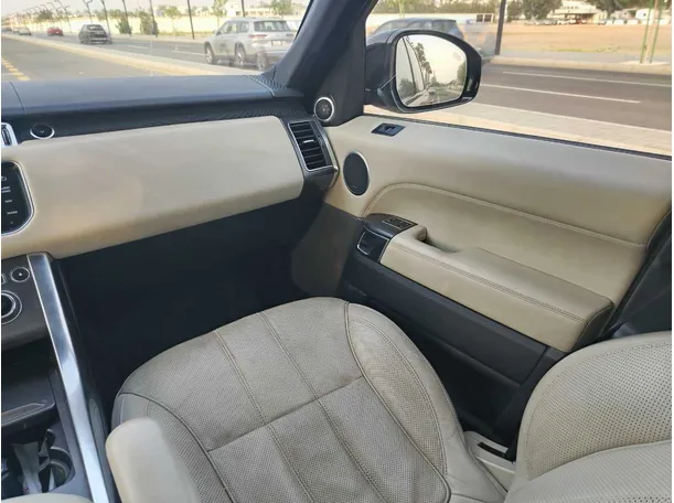 Car image 32
