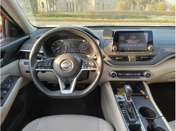 Car image 16