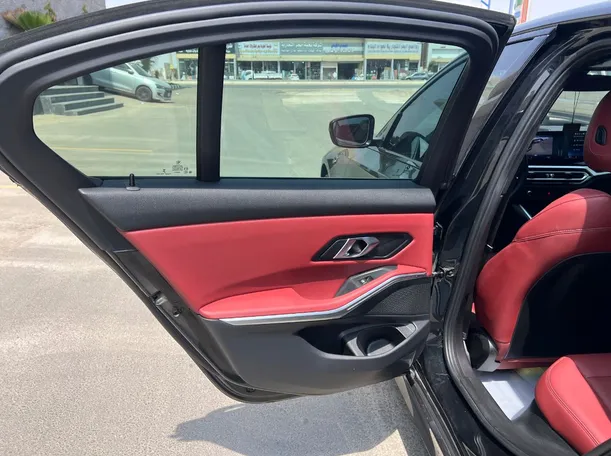 Car image 13