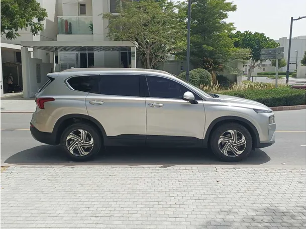 Car image 8