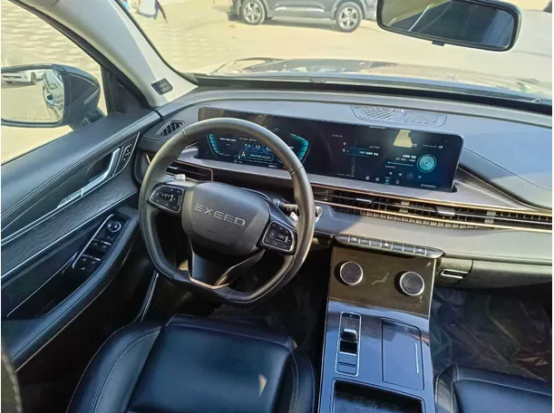 Car image 23