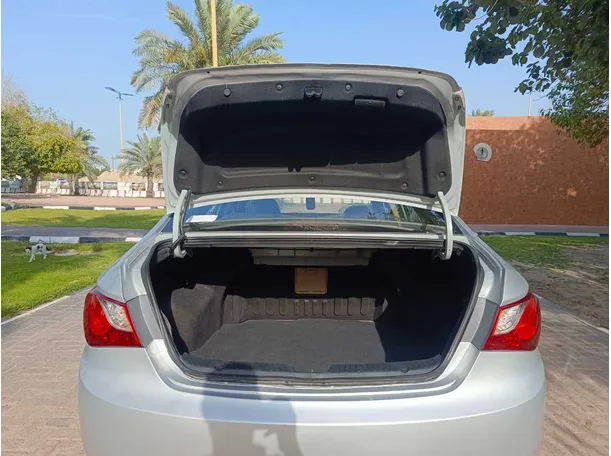 Car image 23
