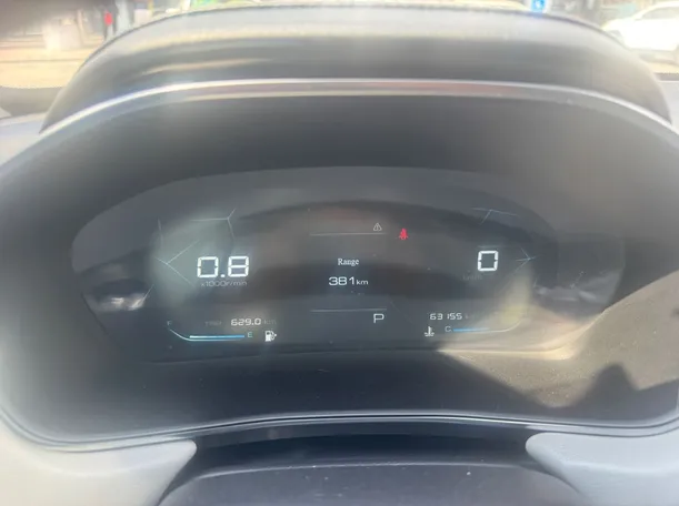 Car image 18
