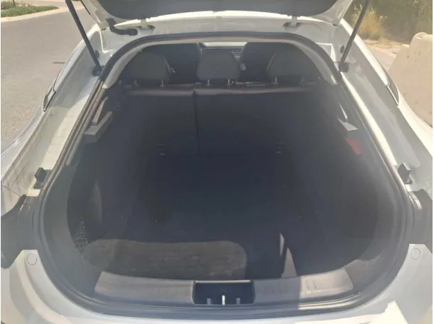 Car image 18