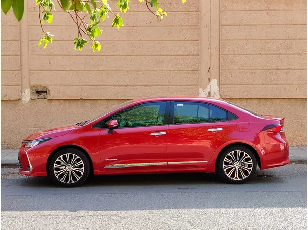 Car image 8