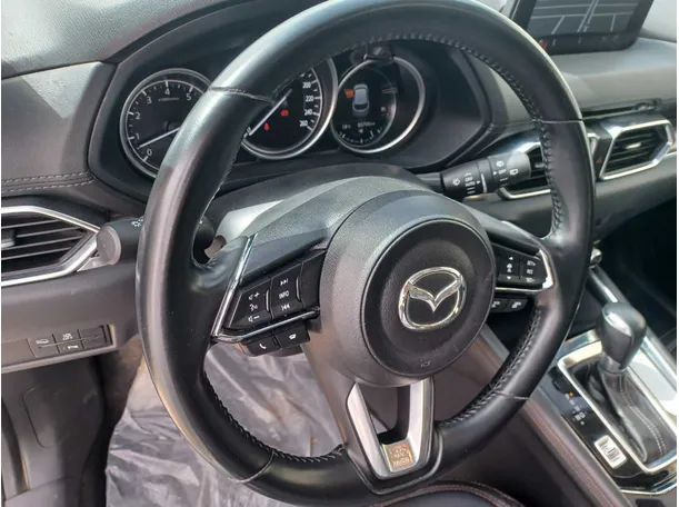 Car image 19