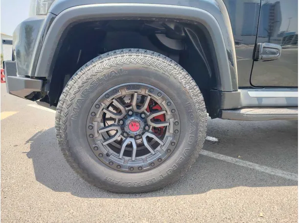 Car image 9