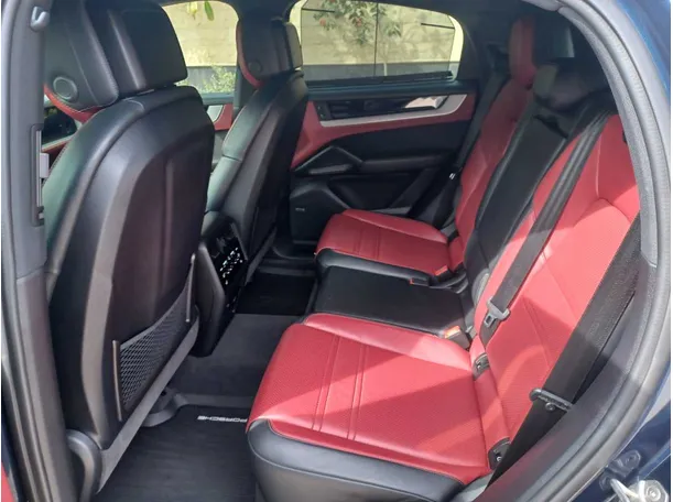 Car image 15