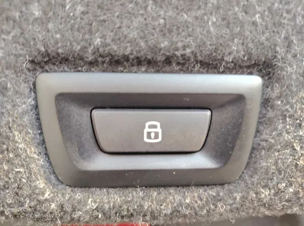 Car image 37