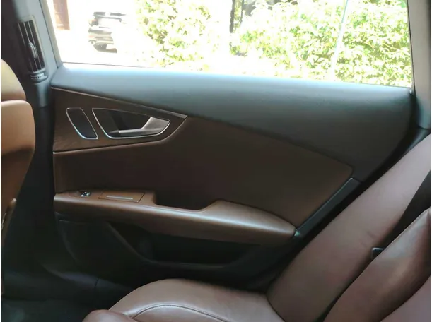 Car image 39
