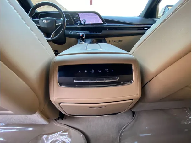 Car image 27