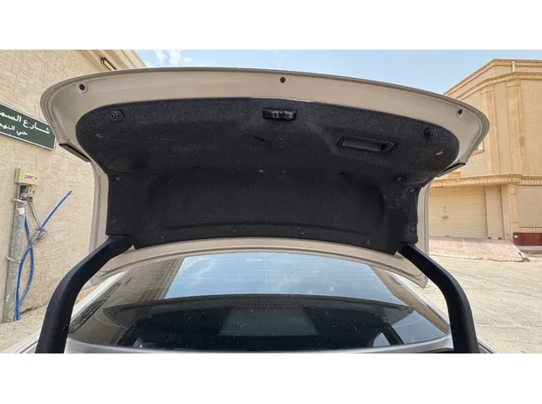 Car image 21