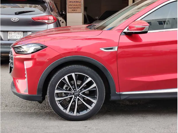 Car image 9