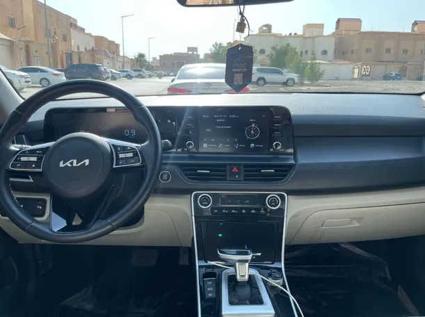 Car image 20