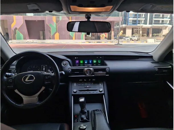 Car image 17