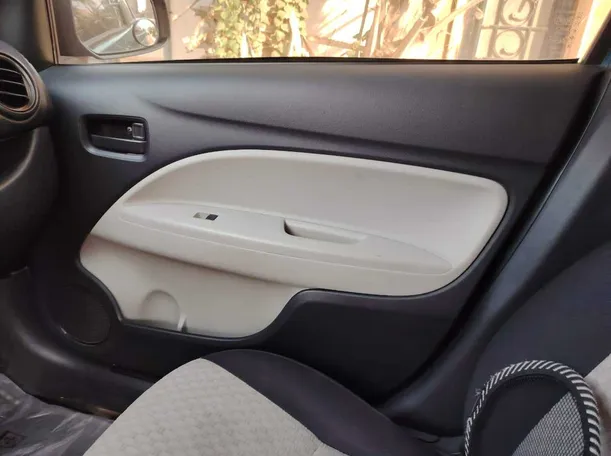 Car image 37