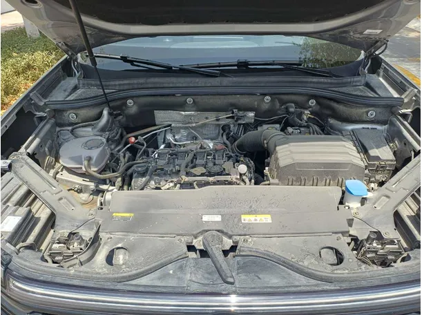Car image 24