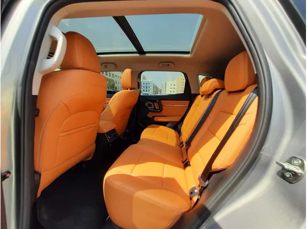 Car image 13