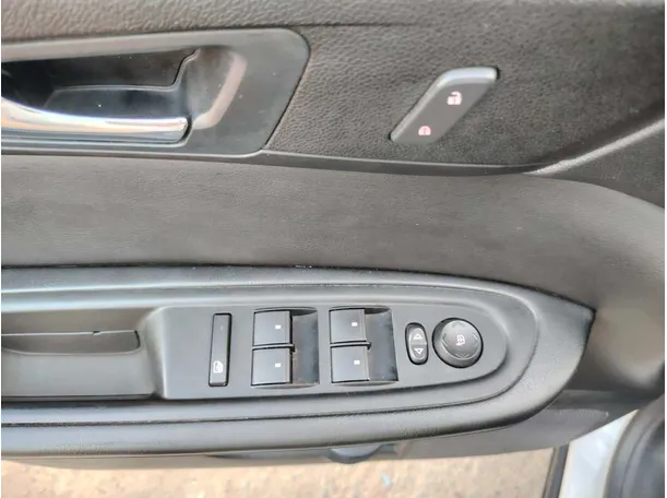 Car image 42