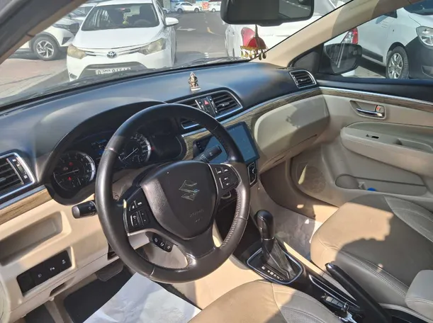 Car image 11