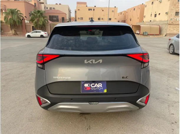 Car image 6