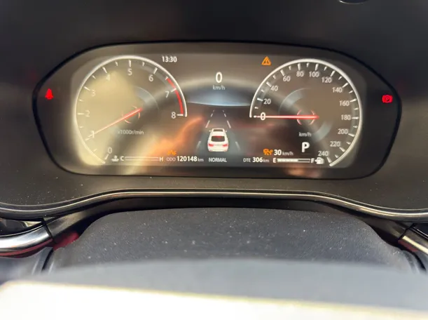 Car image 18