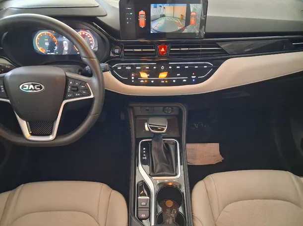Car image 16