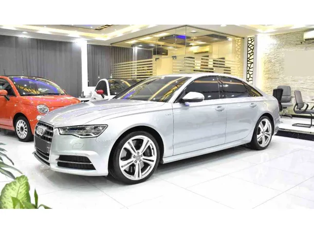 2016 أودي S6 في الإمارات