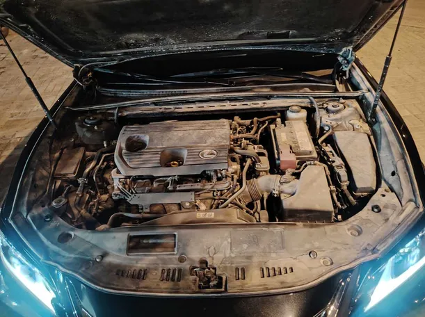 Car image 26
