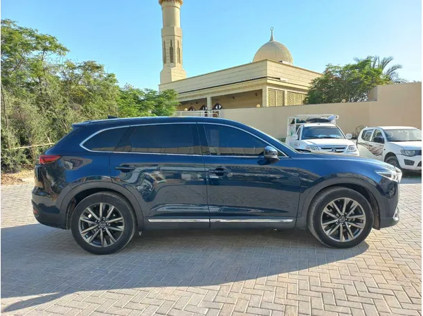 Car image 8