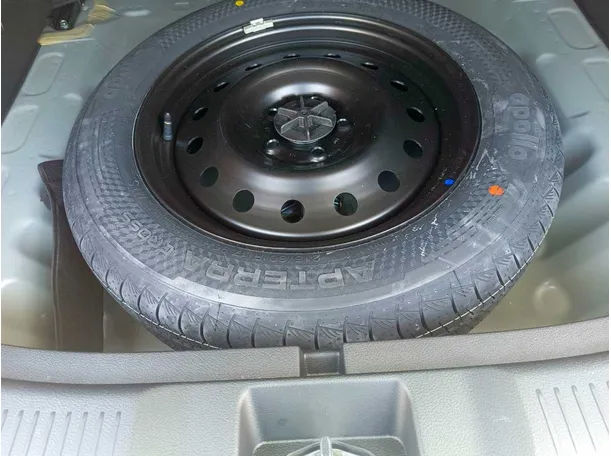 Car image 33