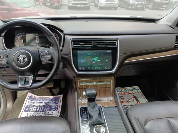 Car image 16