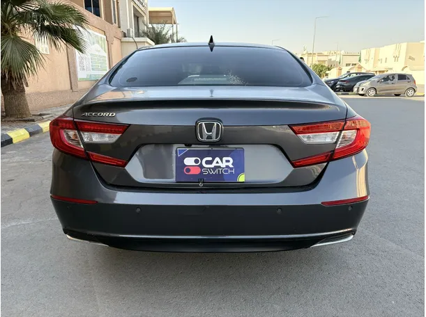 Car image 6