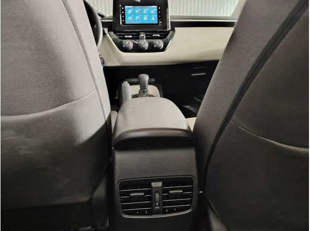 Car image 25