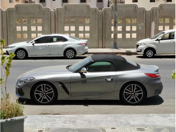 Car image 8