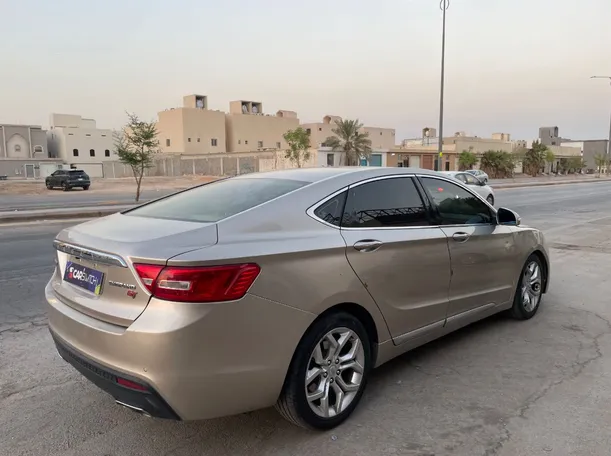 Car image 5