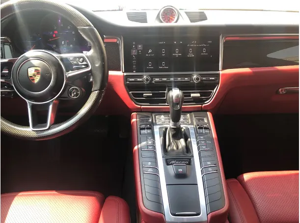 Car image 26