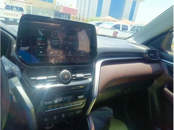 Car image 23