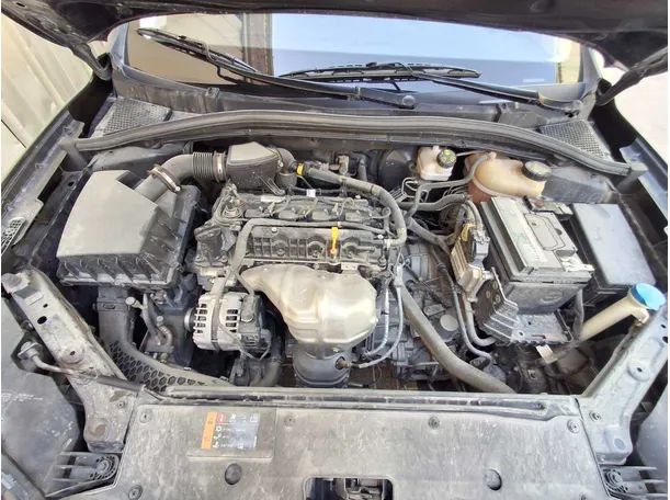 Car image 14