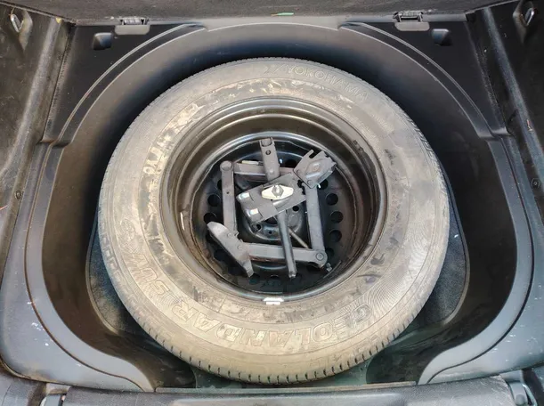 Car image 29