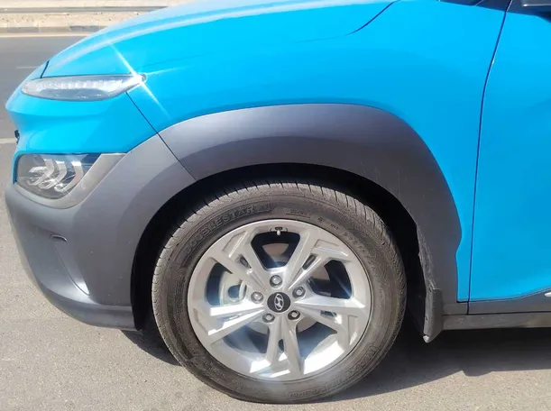 Car image 9