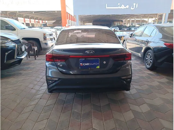 Car image 5