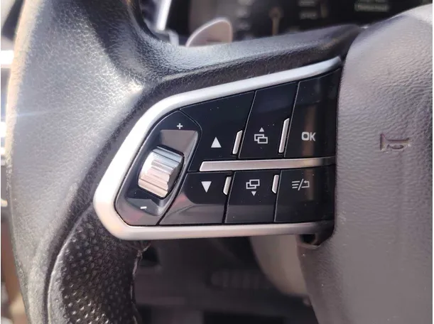 Car image 36