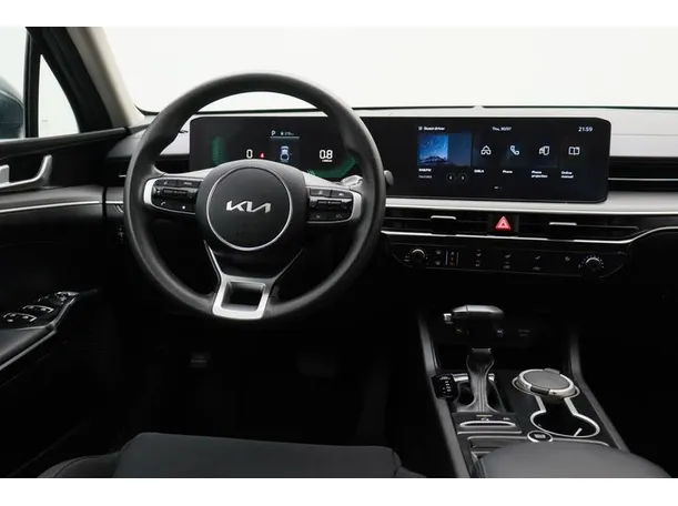 Car image 15