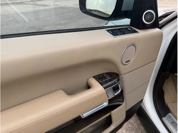 Car image 28