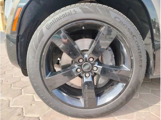 Car image 10