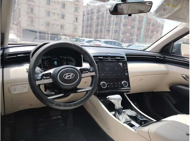 Car image 28