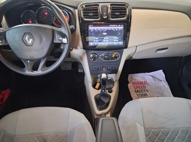 Car image 17