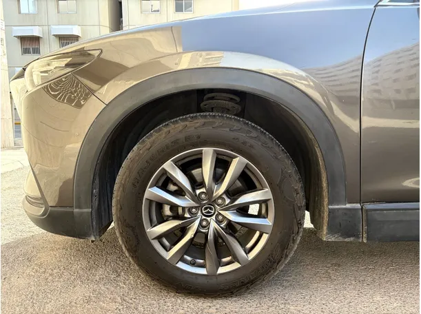 Car image 9