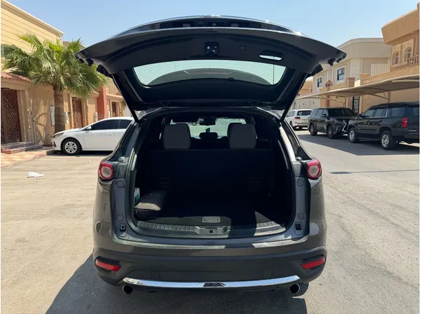 Car image 23